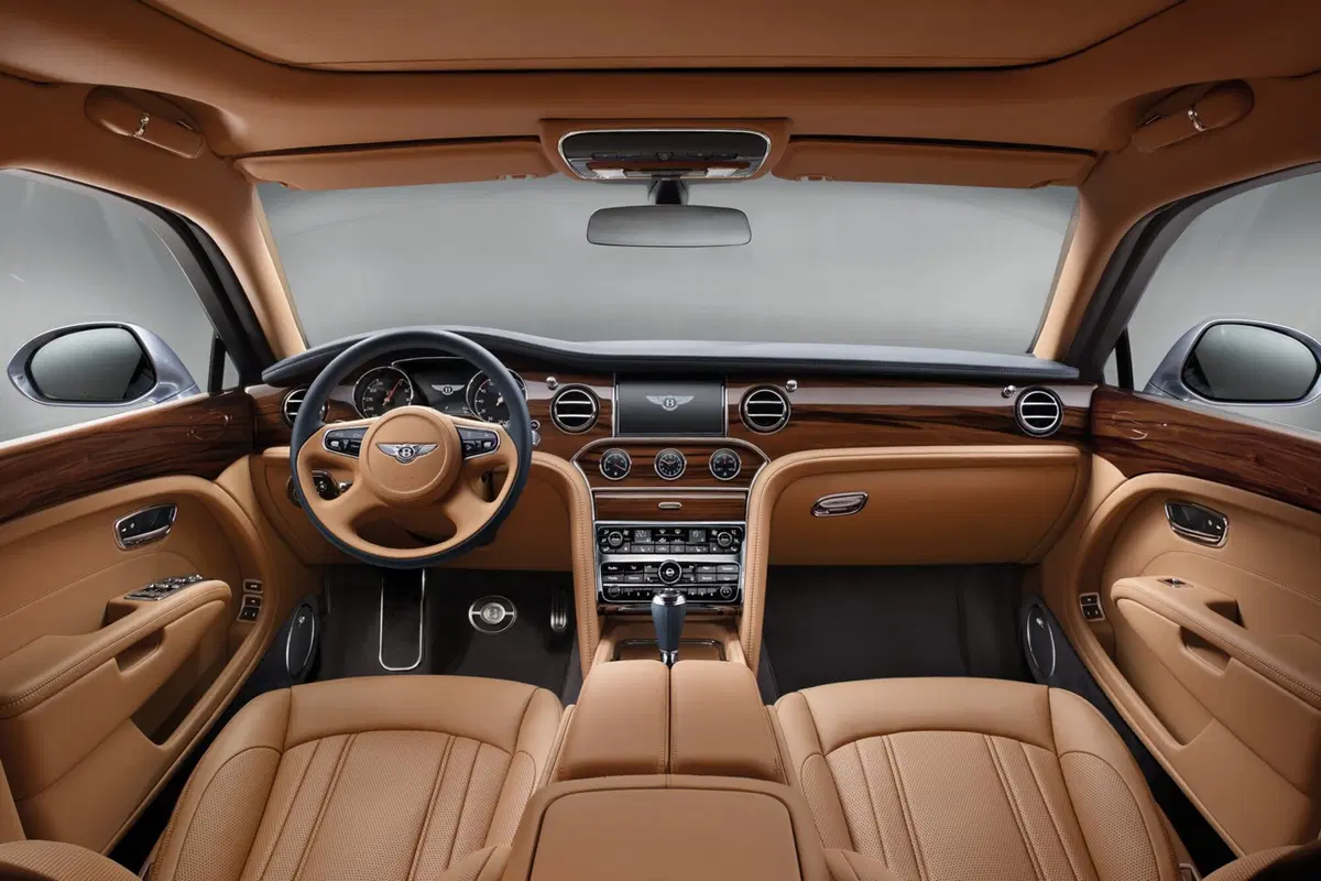 Bentley Mulsanne passo lungo. Per chi non ne ha mai abbastanza (12)