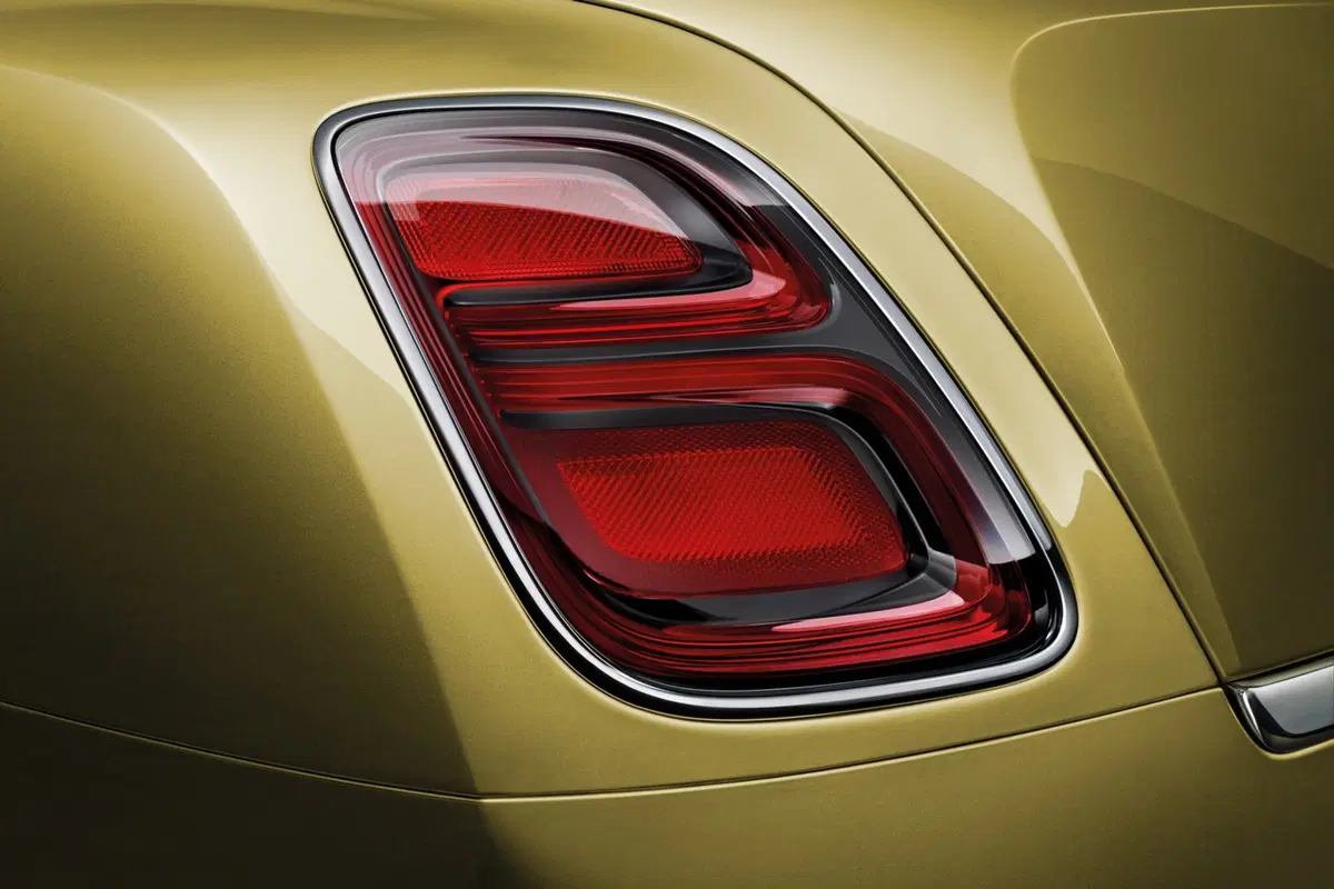 Bentley Mulsanne passo lungo. Per chi non ne ha mai abbastanza (20)