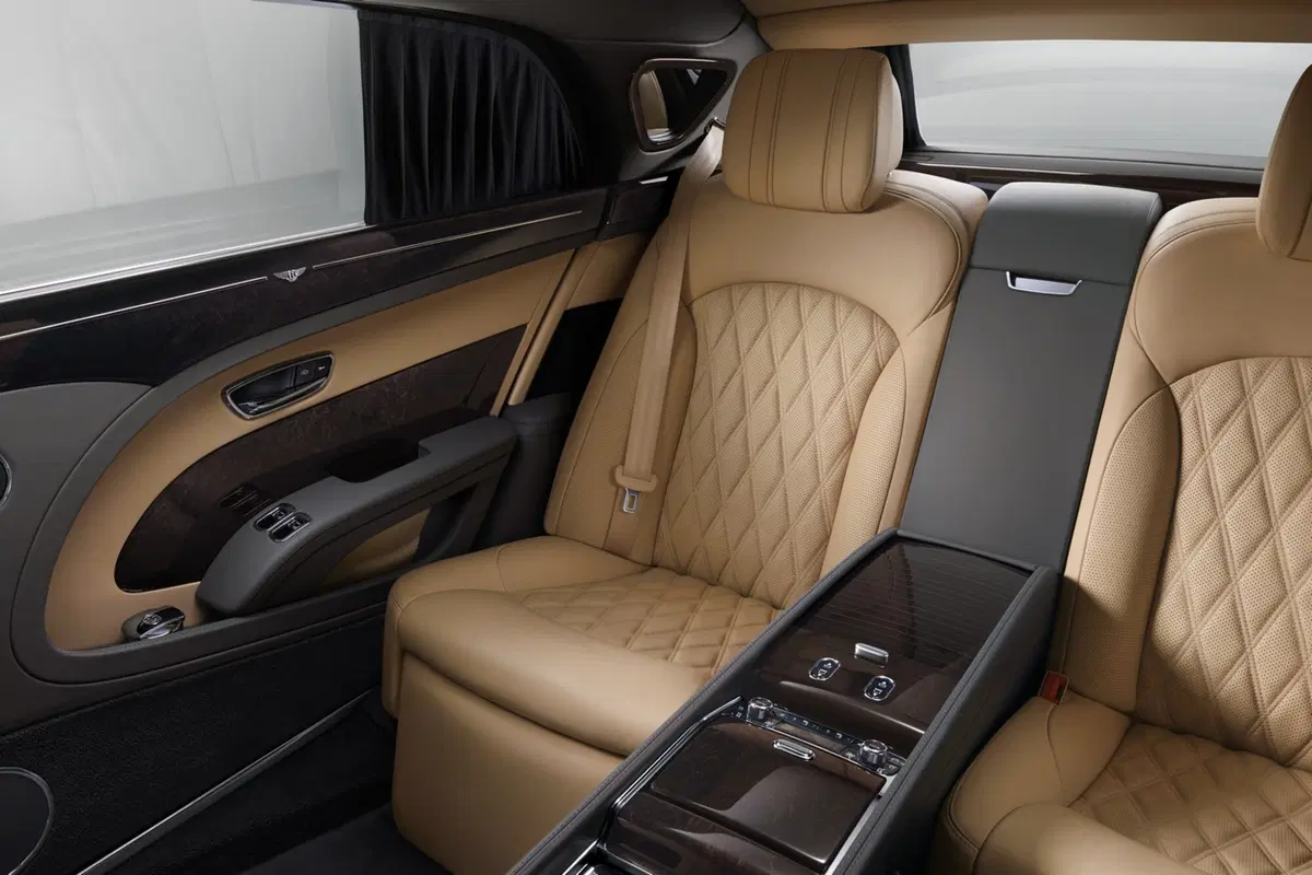 Bentley Mulsanne passo lungo. Per chi non ne ha mai abbastanza (15)