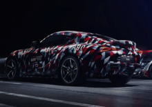 Toyota Supra riappare in un nuovo teaser, confermato il 6 cilindri in linea 