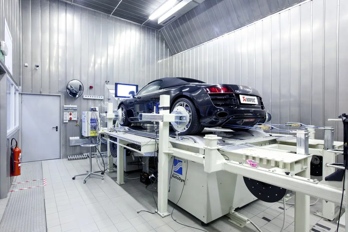 Akrapovič, com’è fatto lo scarico “Made in Slovenia” (14)
