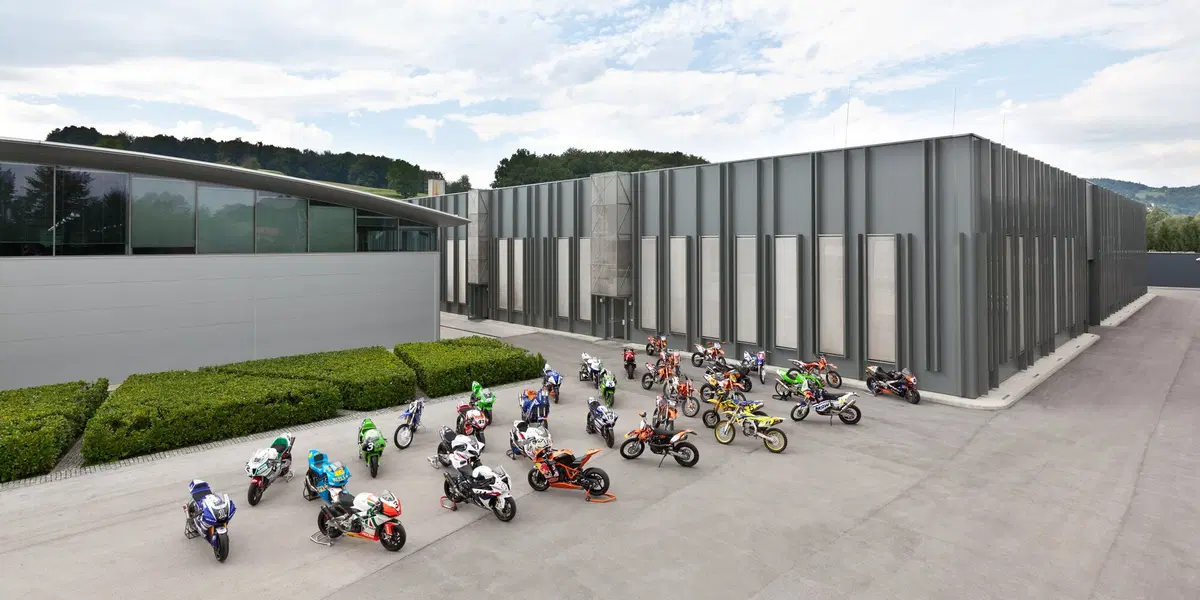 Akrapovič, com’è fatto lo scarico “Made in Slovenia” (15)