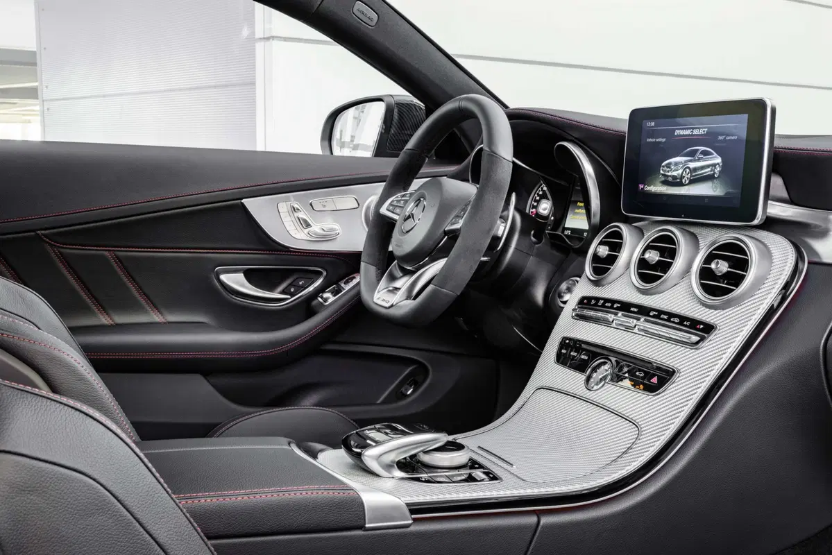 Mercedes-AMG C43 Coupé: la “baby supercar” con il V6 (8)