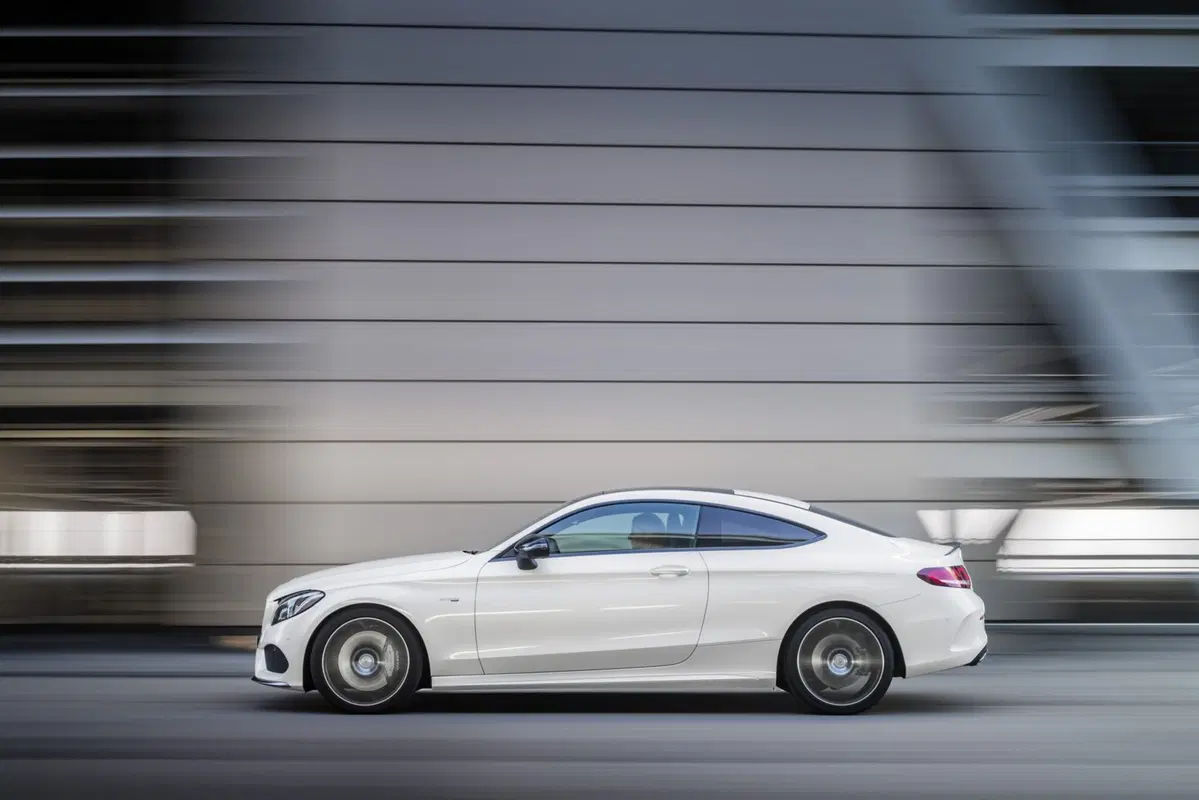 Mercedes-AMG C43 Coupé: la “baby supercar” con il V6 (5)