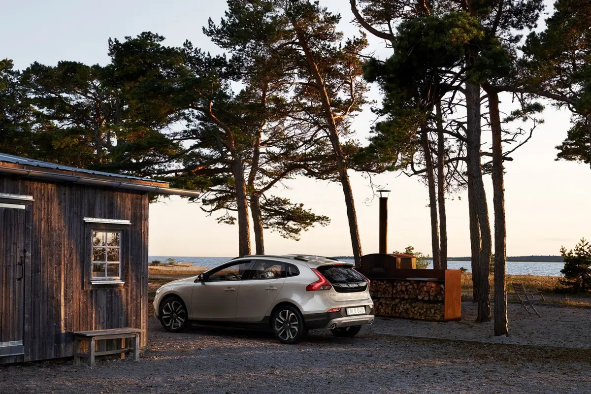 Volvo V40 restyling, sguardo a martello di Thor (16)
