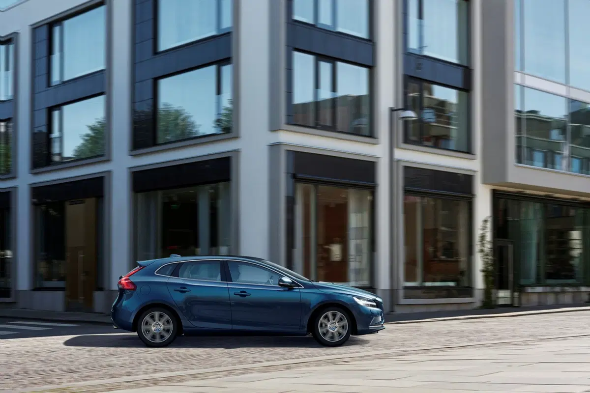Volvo V40 restyling, sguardo a martello di Thor (15)