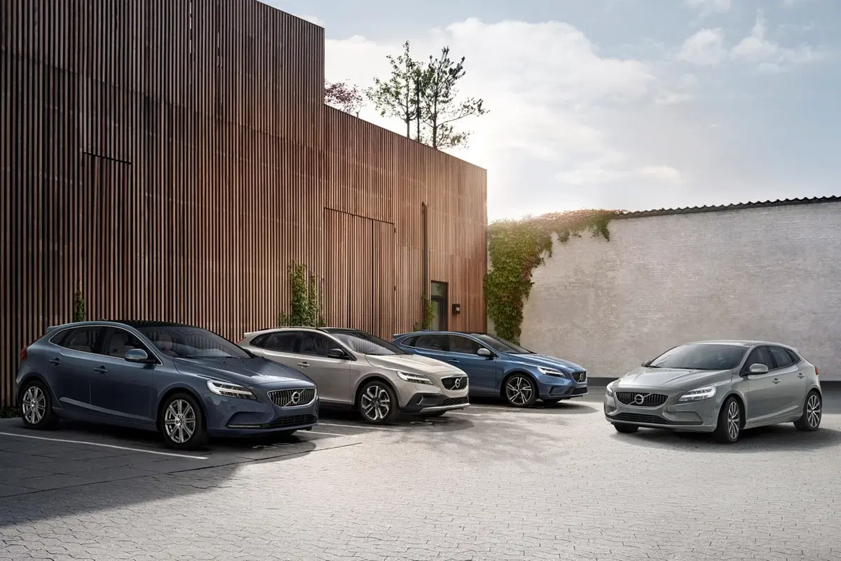 Volvo V40 restyling, sguardo a martello di Thor (20)