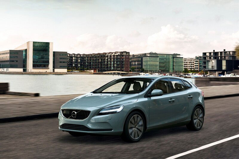 Volvo V40 restyling, sguardo a martello di Thor