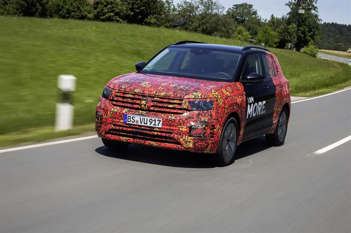 Volkswagen T-Cross, eccola (quasi) svelata (9)