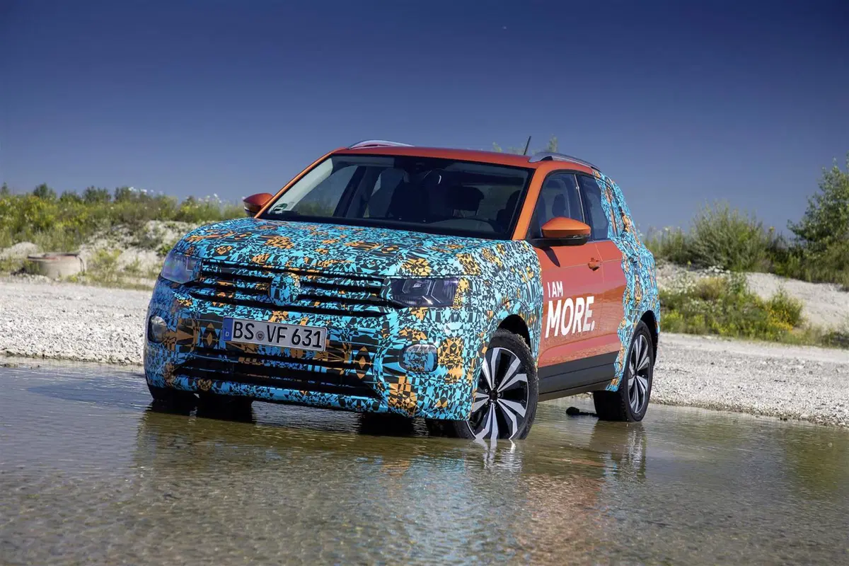 Volkswagen T-Cross, eccola (quasi) svelata (15)