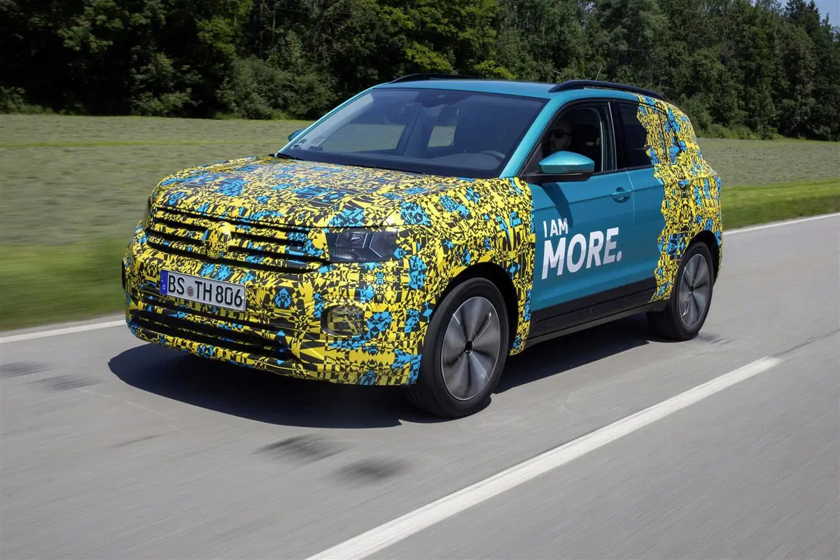 Volkswagen T-Cross, eccola (quasi) svelata (17)