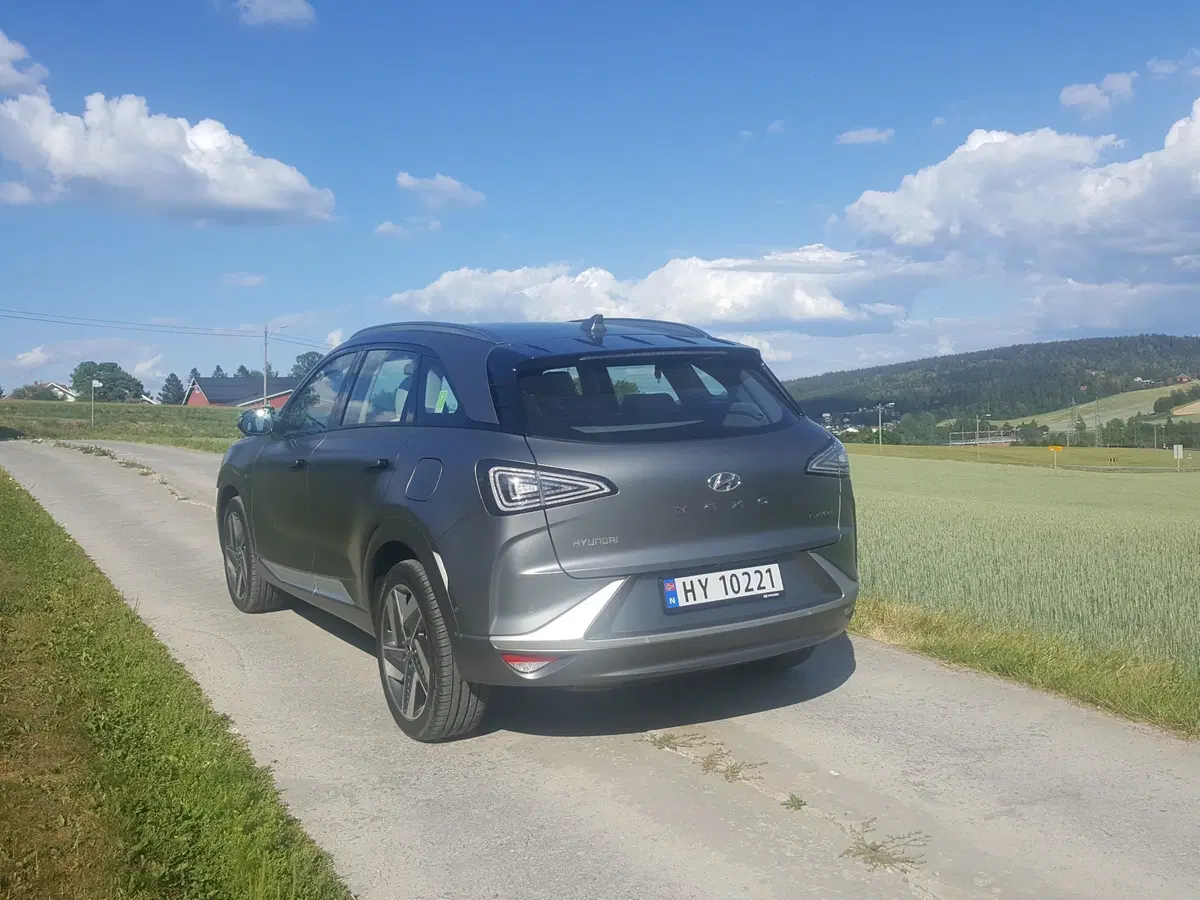 Hyundai Nexo: il futuro a idrogeno è già qui e funziona bene [video] (9)