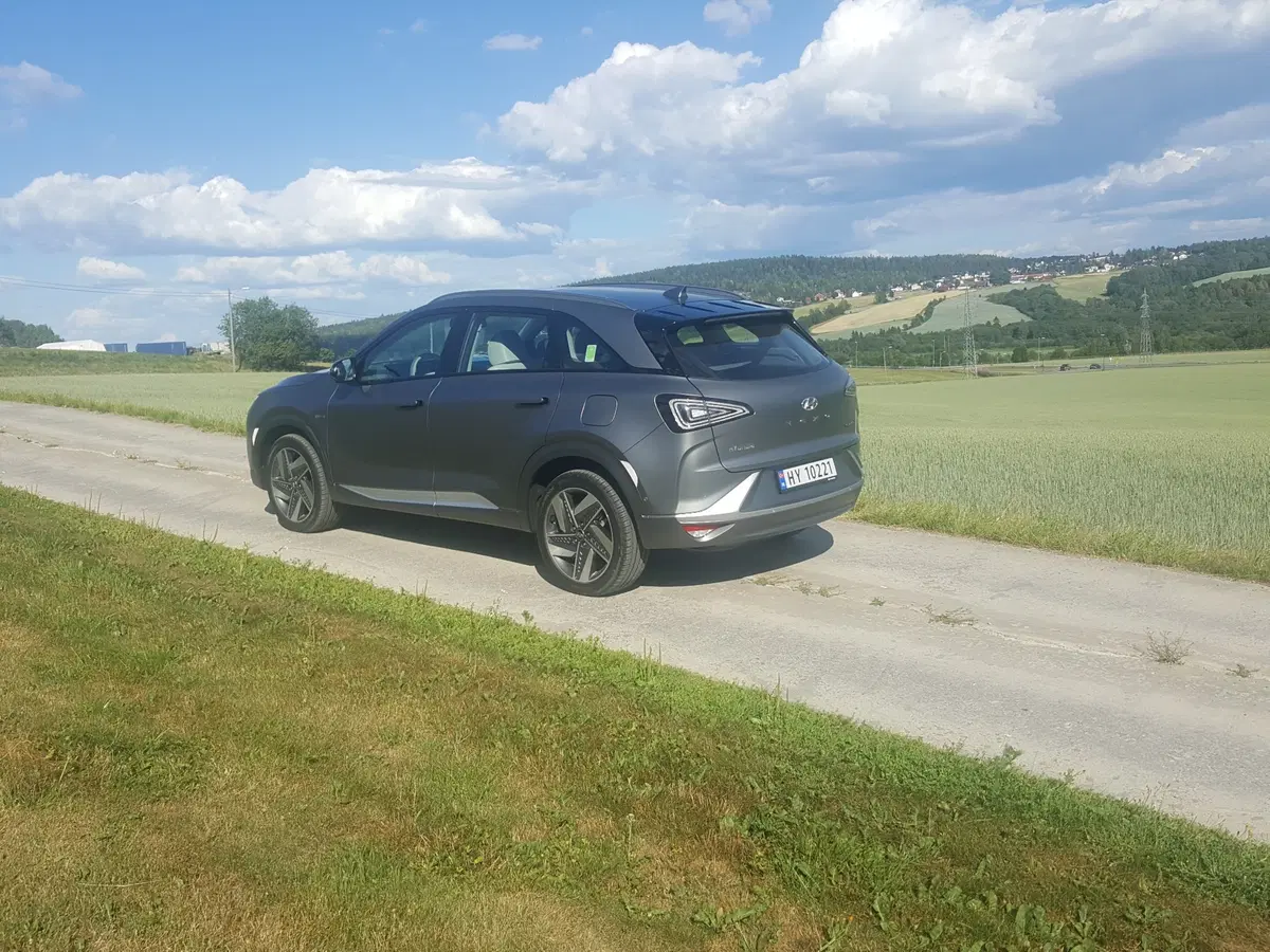 Hyundai Nexo: il futuro a idrogeno è già qui e funziona bene [video] (10)