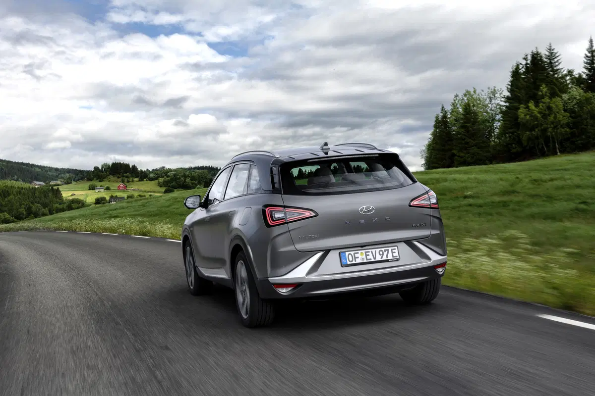 Hyundai Nexo: il futuro a idrogeno è già qui e funziona bene [video] (2)