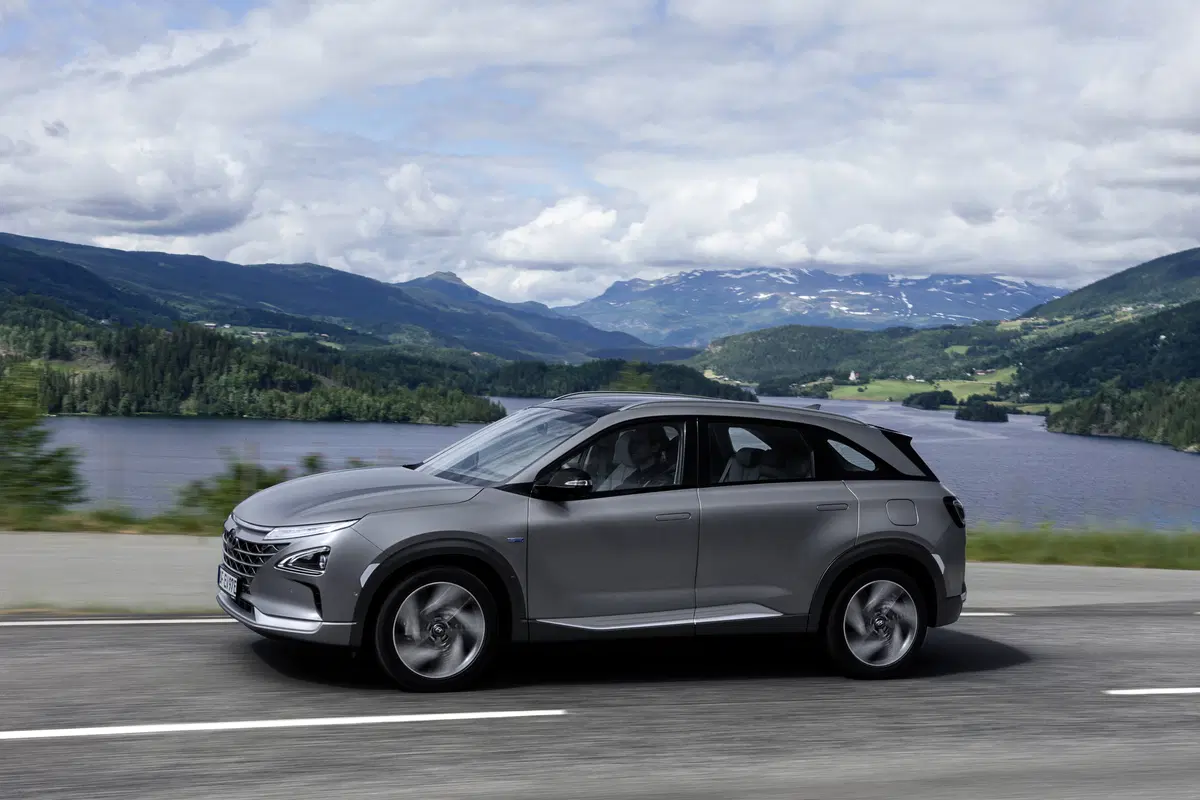 Hyundai Nexo: il futuro a idrogeno è già qui e funziona bene [video] (3)