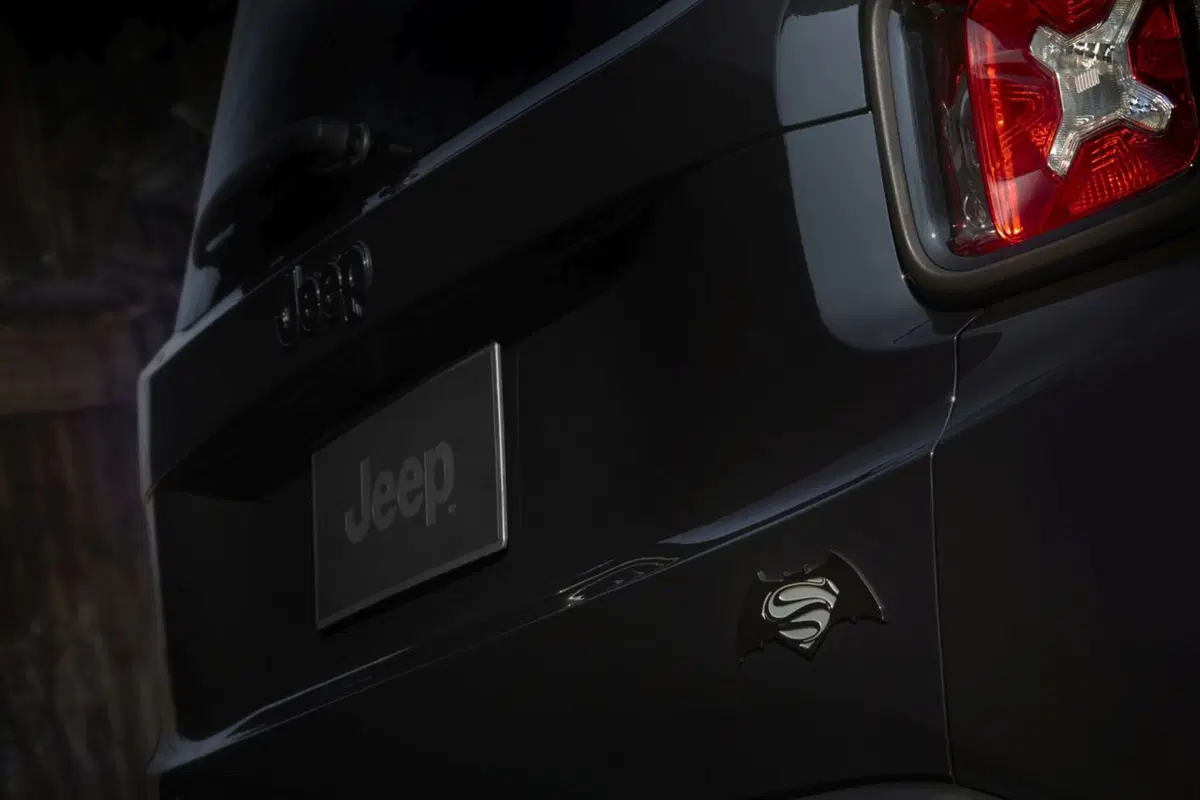 Jeep Renegade, la nuova Batmobile [Video] (7)