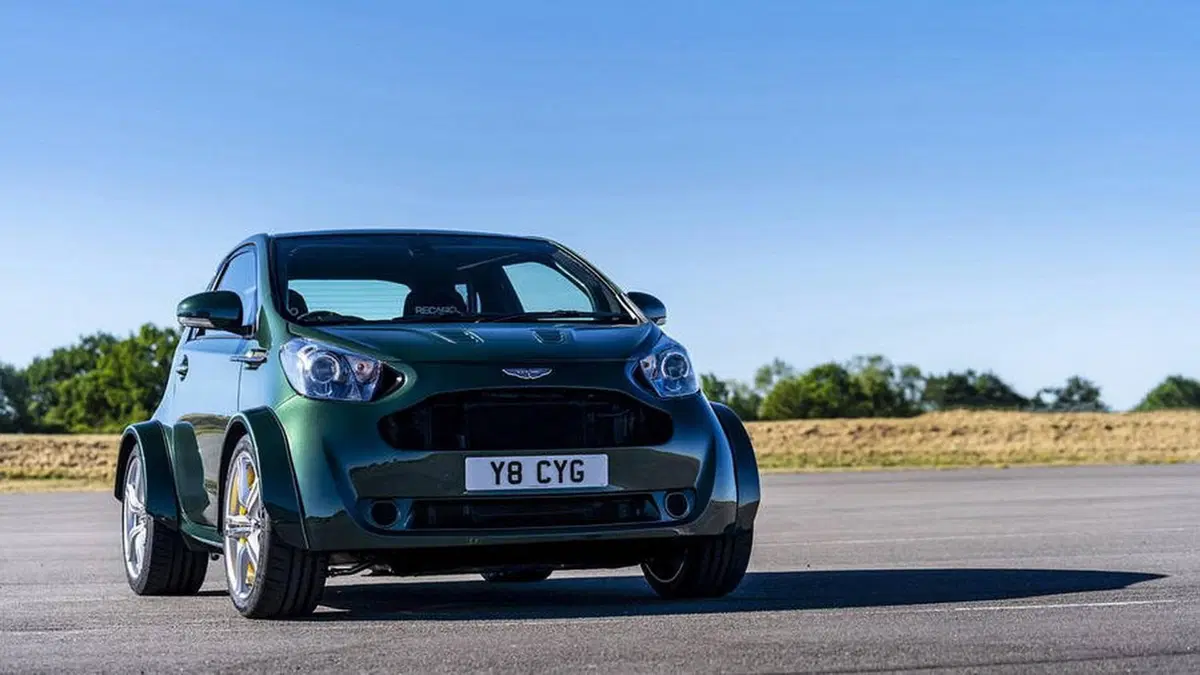Aston Martin Cygnet V8, la citycar da 430 CV