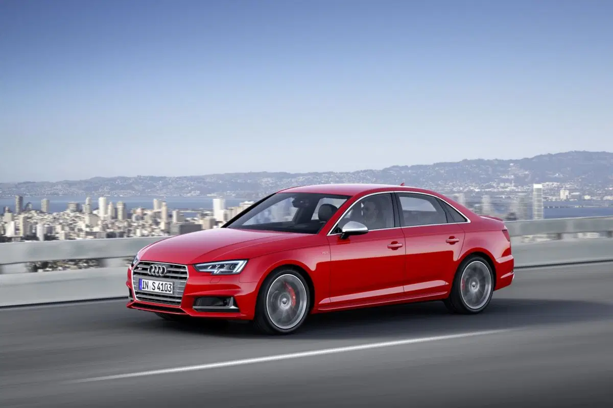 Nuova Audi S4 ed S4 Avant, la A4 al top (20)