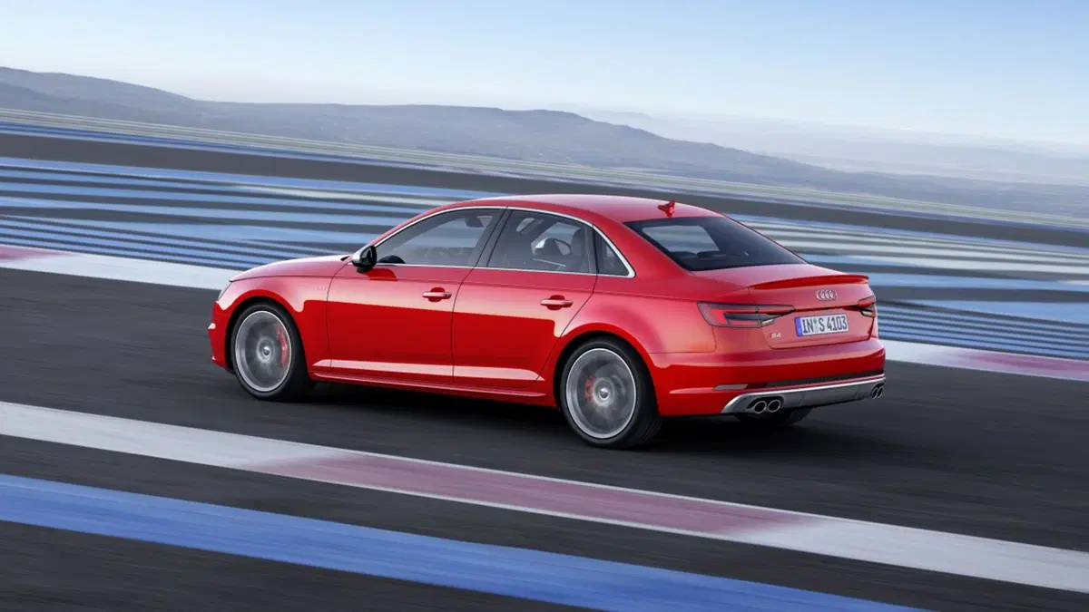 Nuova Audi S4 ed S4 Avant, la A4 al top (24)