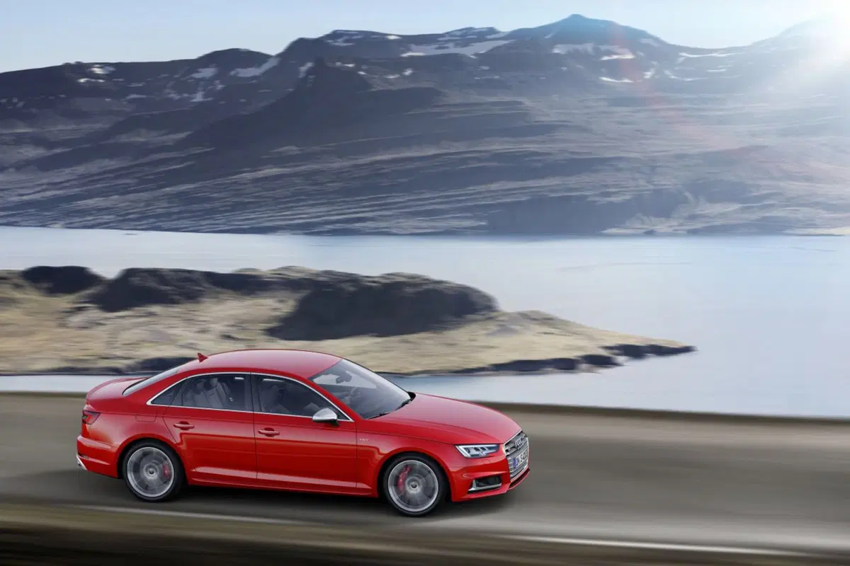 Nuova Audi S4 ed S4 Avant, la A4 al top (26)