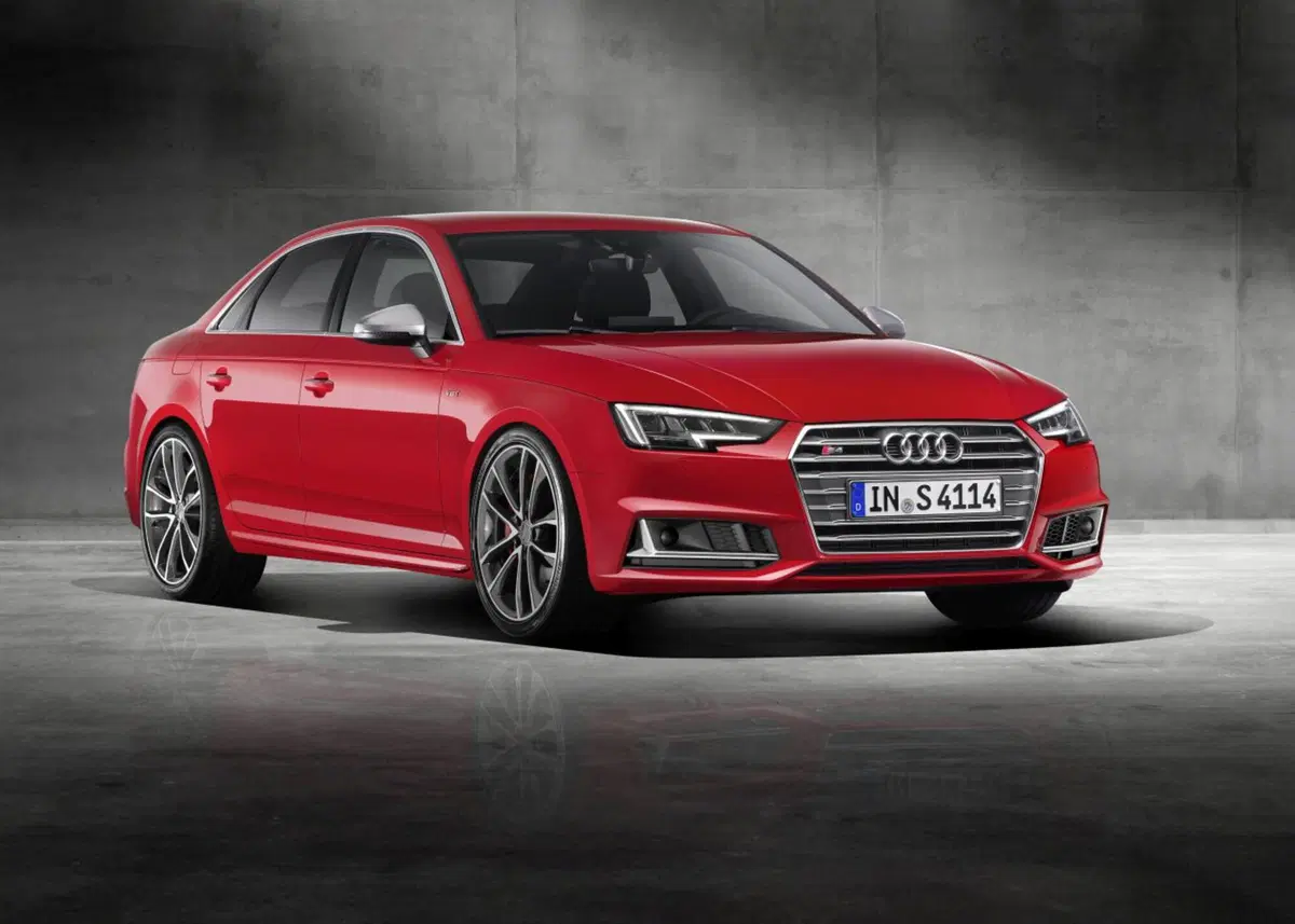 Nuova Audi S4 ed S4 Avant, la A4 al top (38)