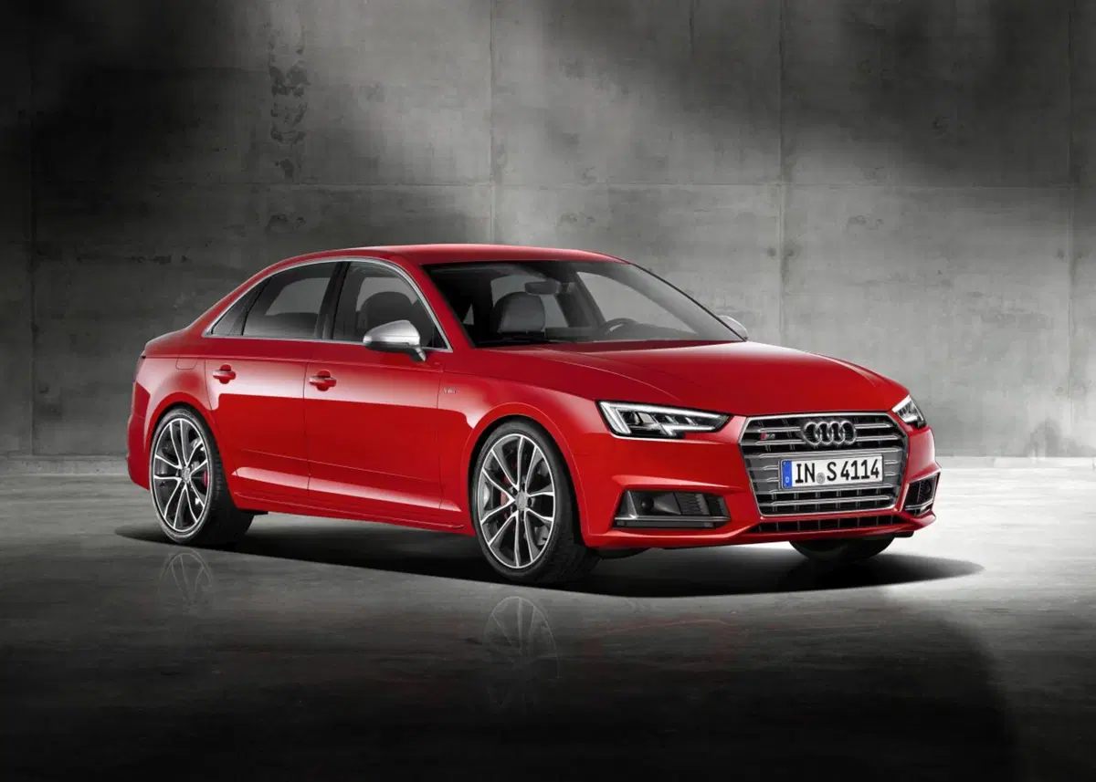 Nuova Audi S4 ed S4 Avant, la A4 al top (49)