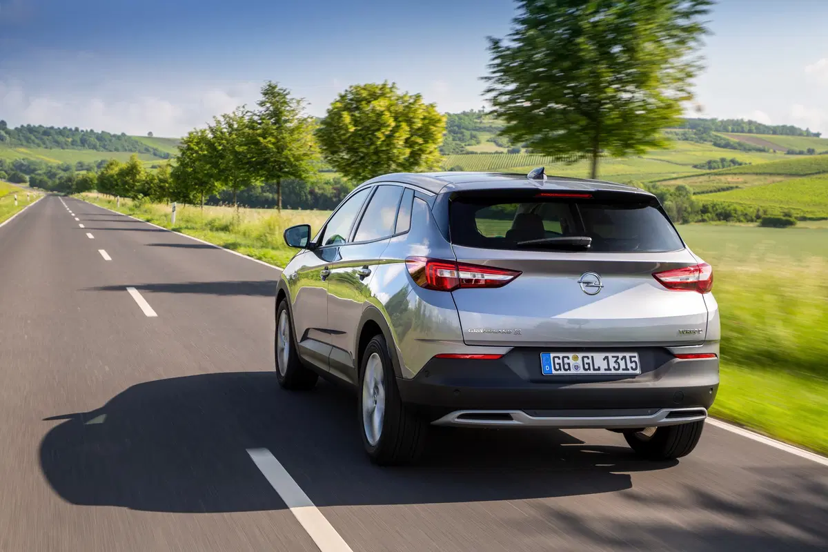 Opel Grandland X Euro6d-TEMP, test nuovo motore 1.2 da 130 CV (4)