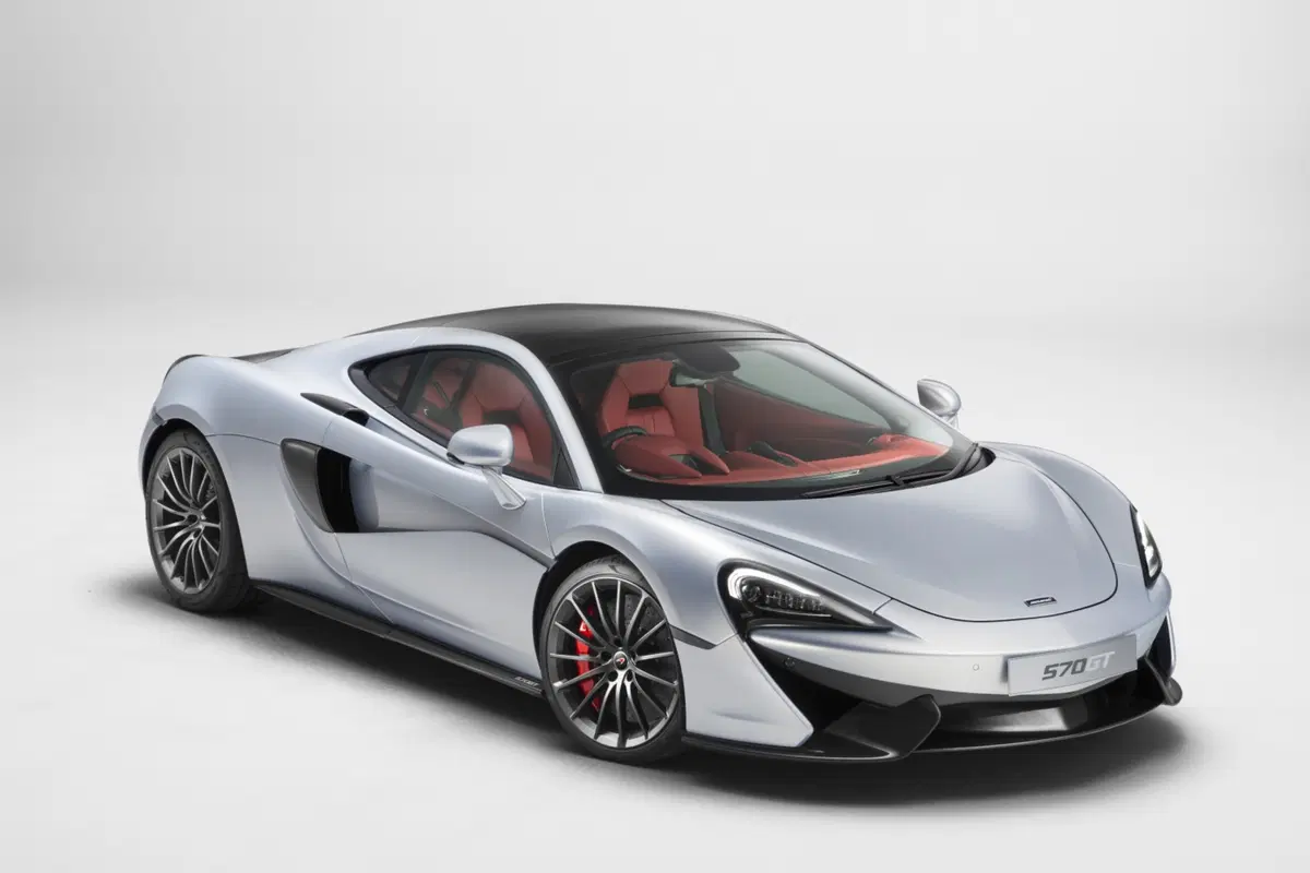 McLaren 570GT, più spazio e comfort