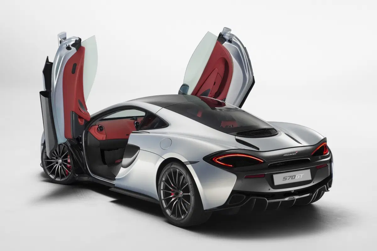 McLaren 570GT, più spazio e comfort (6)