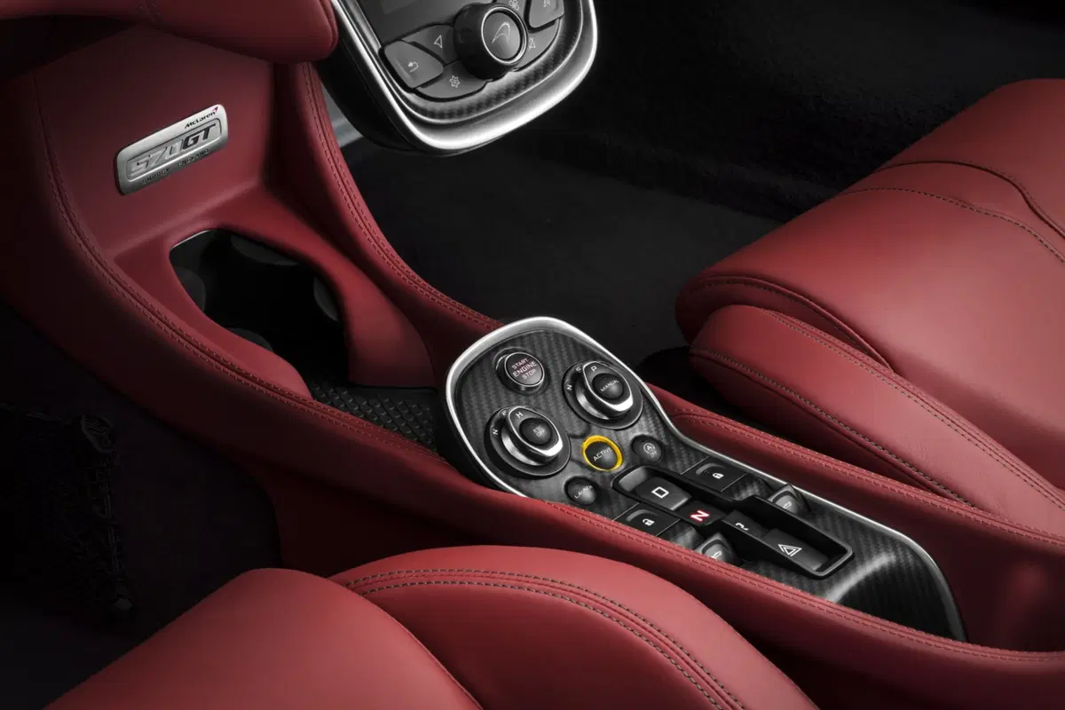 McLaren 570GT, più spazio e comfort (10)