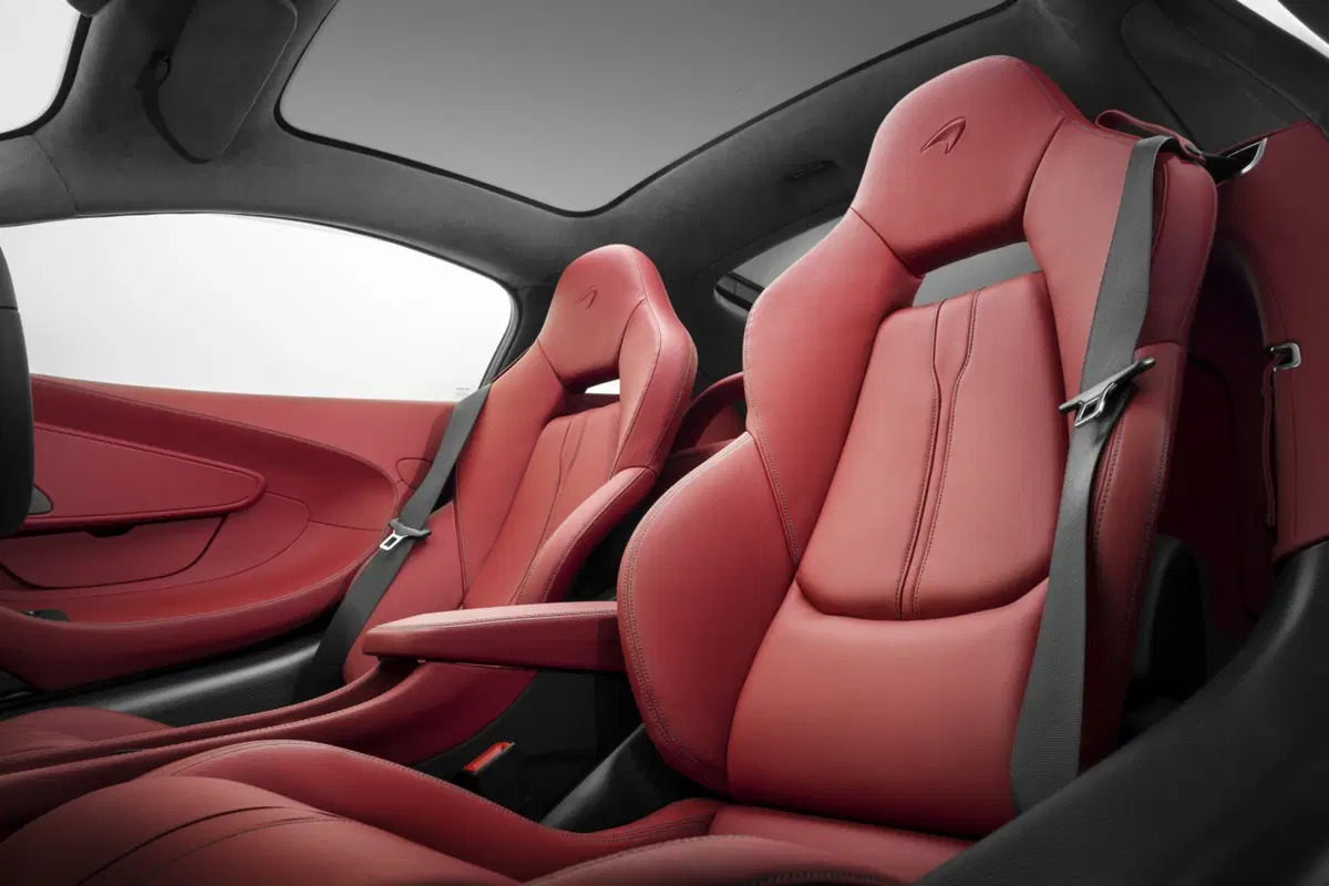 McLaren 570GT, più spazio e comfort (11)