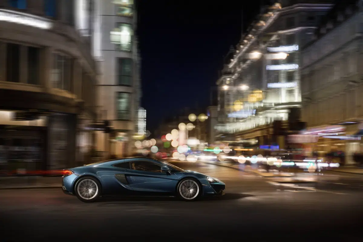 McLaren 570GT, più spazio e comfort (15)
