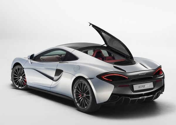 McLaren 570GT, più spazio e comfort