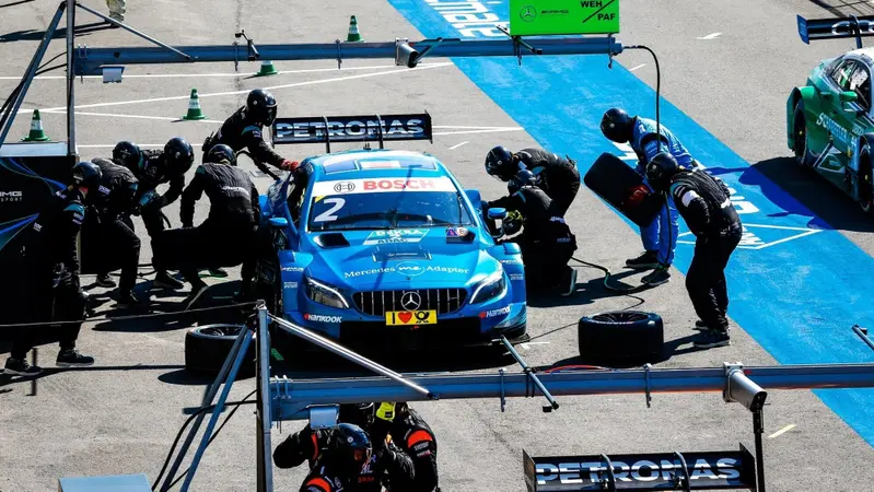 DTM 2018, Zandvoort: Paffett, 1° in Gara1, consolida la leadership