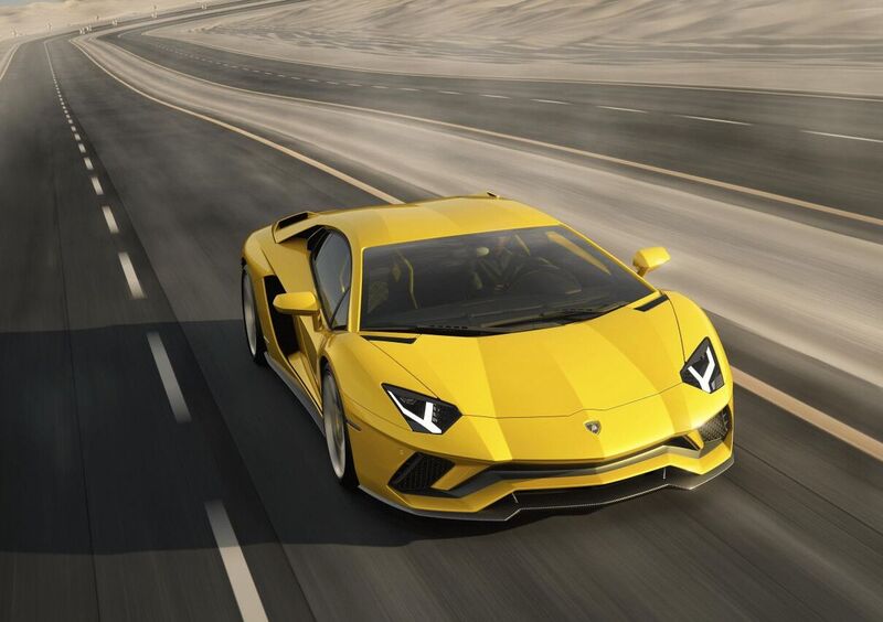 Lamborghini Aventador, la prossima sar&agrave; ibrida 