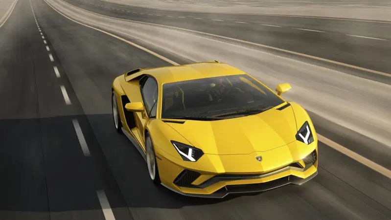 Lamborghini Aventador, la prossima sarà ibrida 