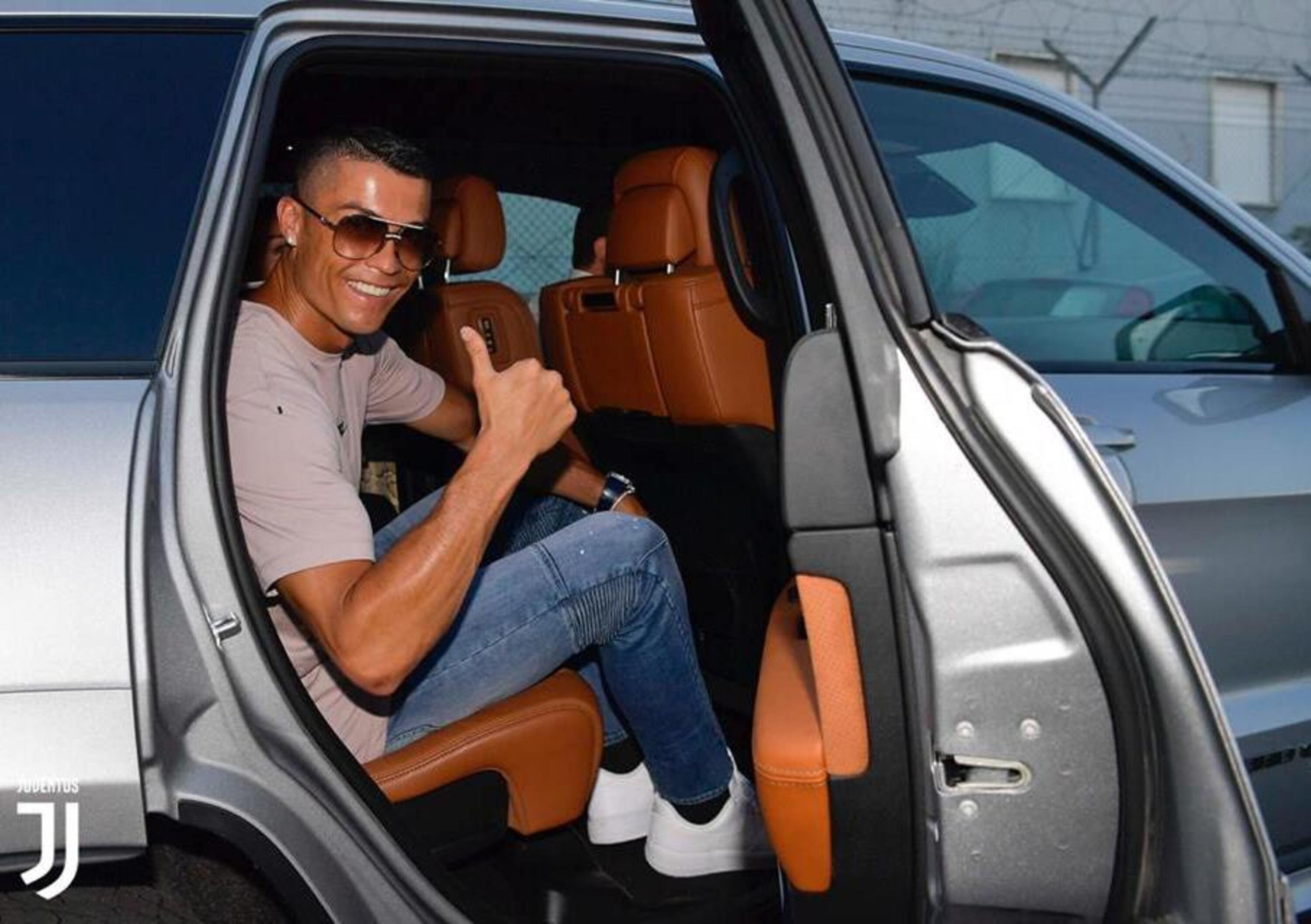 Cristiano Ronaldo a Torino: primo contatto con Jeep [Video]