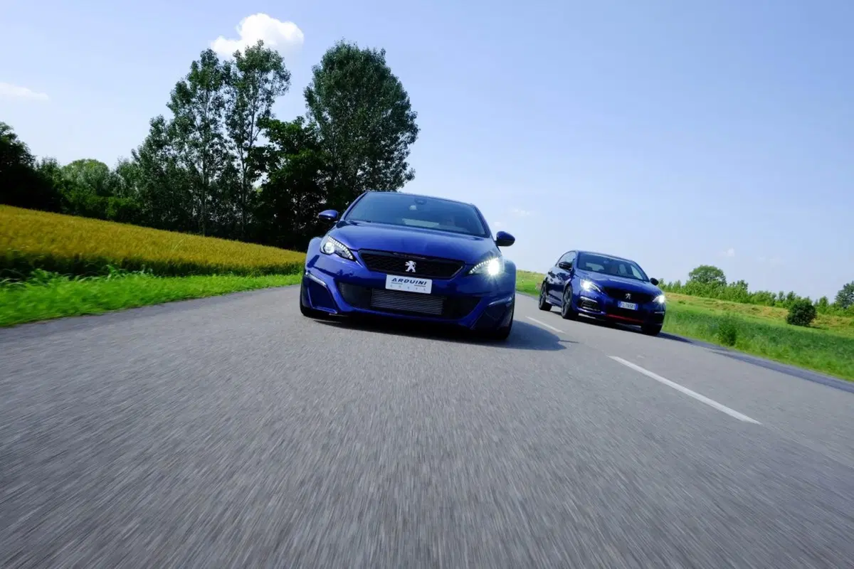 Peugeot 308 by Arduini Corse, racing stradale all'italiana (9)