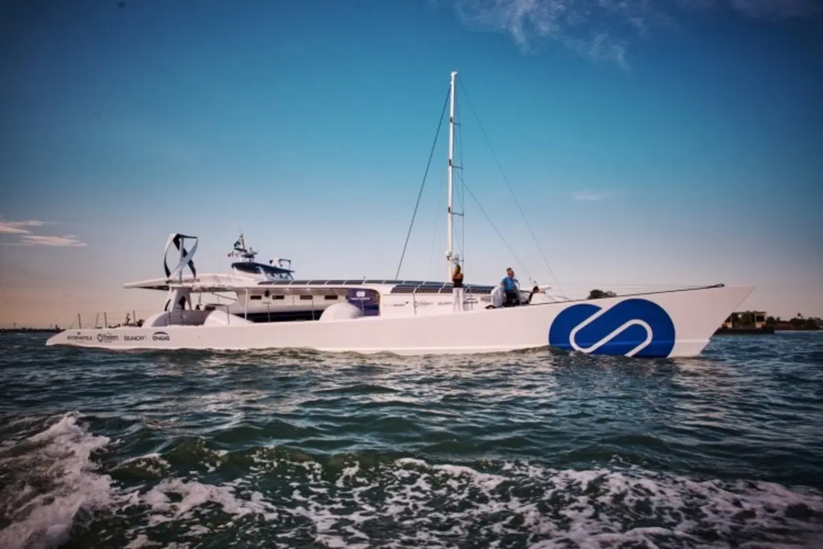 Arriva a Venezia il primo catamarano a idrogeno al mondo (2)