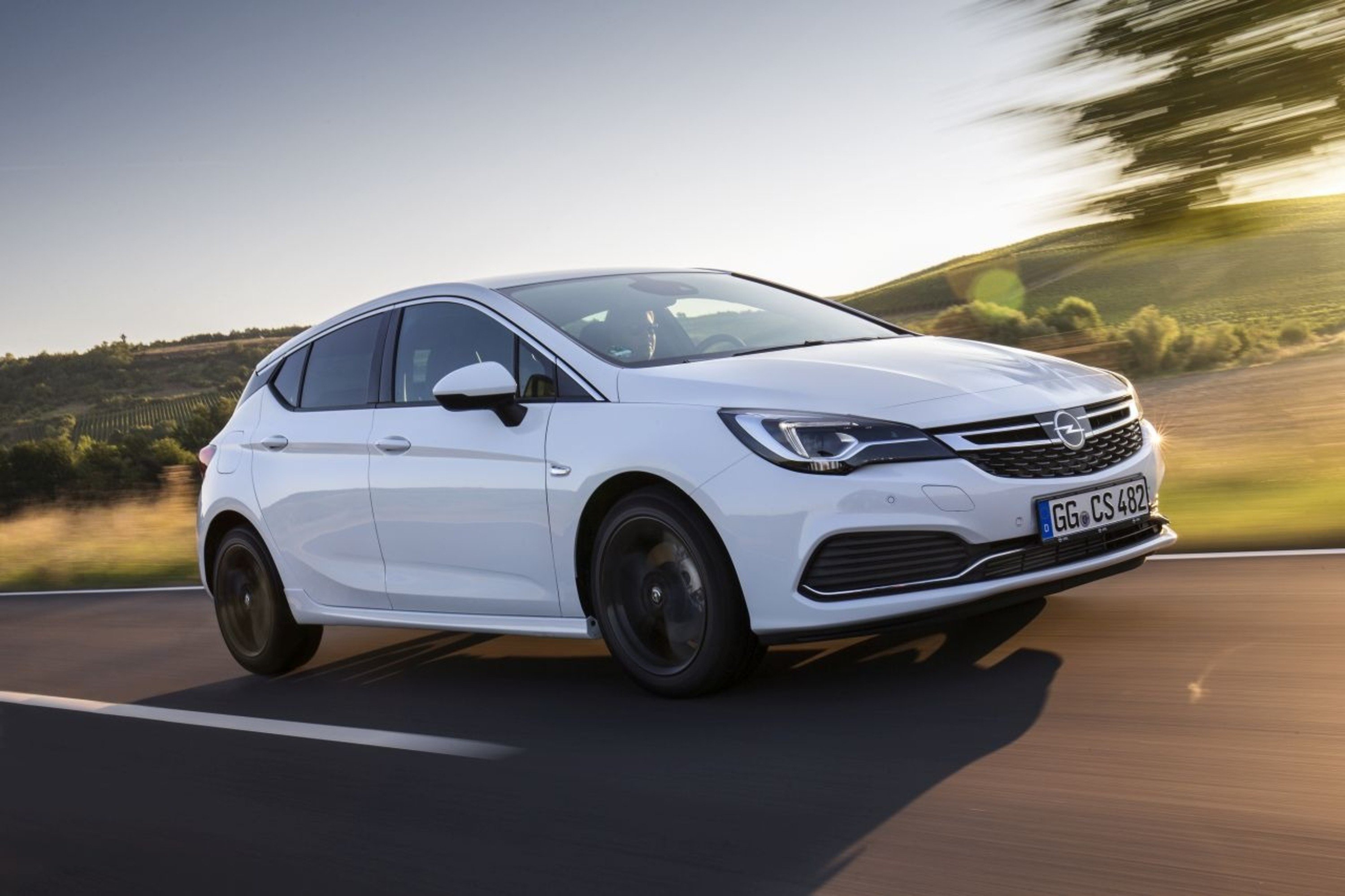 Opel Astra, ora anche con motore 1.6 BiTurbo
