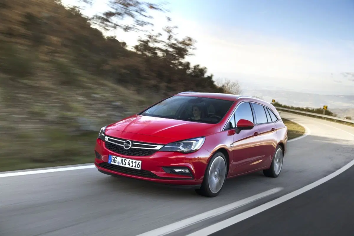 Opel Astra, ora anche con motore 1.6 BiTurbo (2)