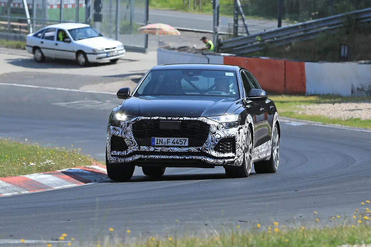 Audi RS Q8, le foto spia (2)