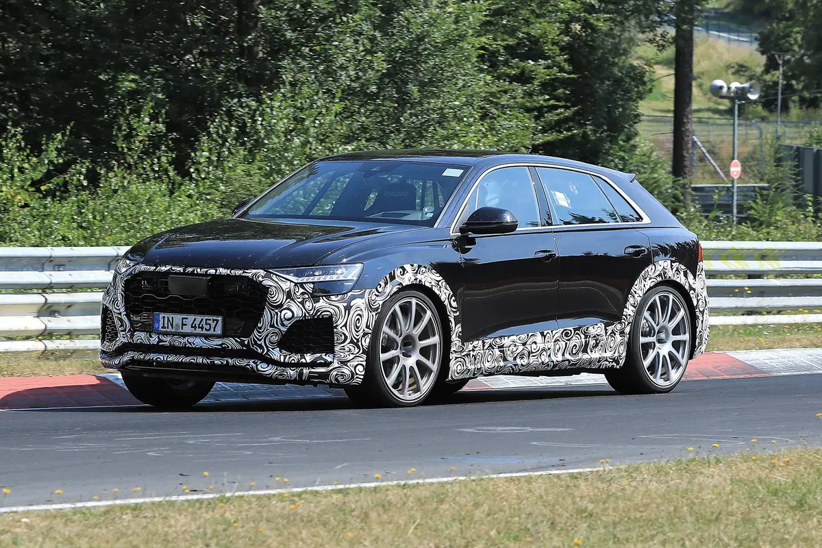 Audi RS Q8, le foto spia (3)