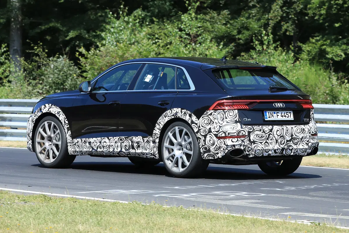 Audi RS Q8, le foto spia (6)