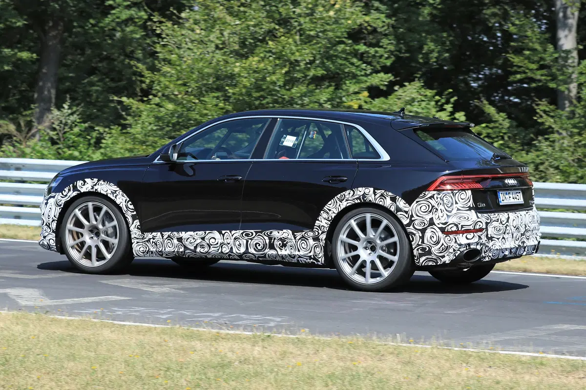 Audi RS Q8, le foto spia (8)