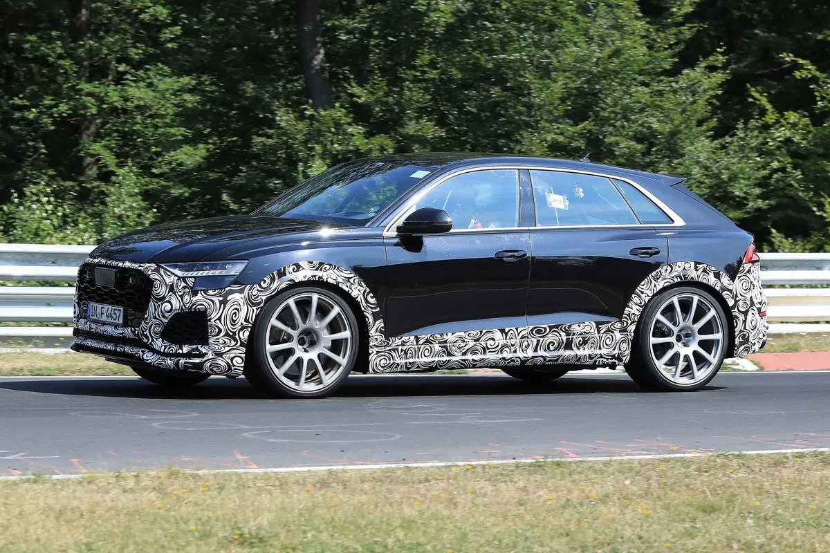 Audi RS Q8, le foto spia (9)