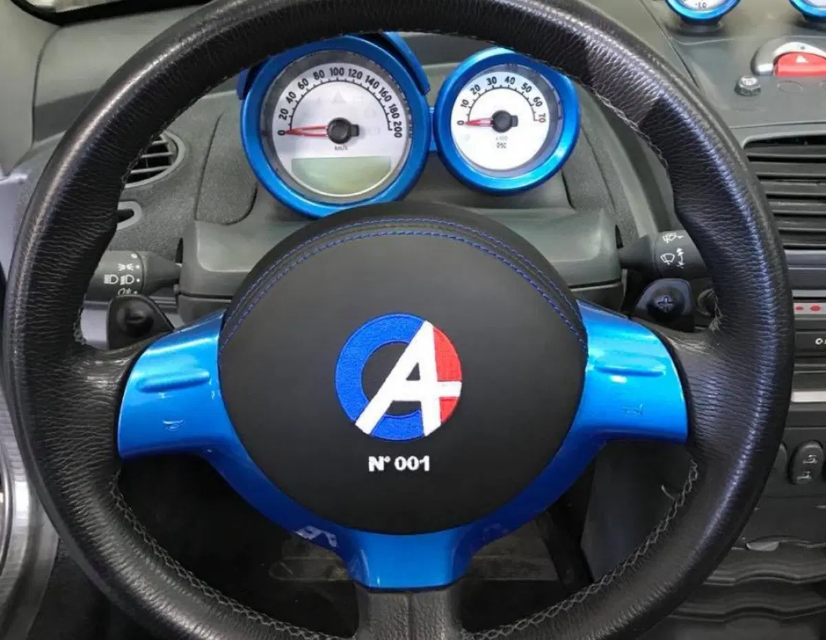 Smarlinette: un po' Alpine A110, un po' Smart Roadster (4)