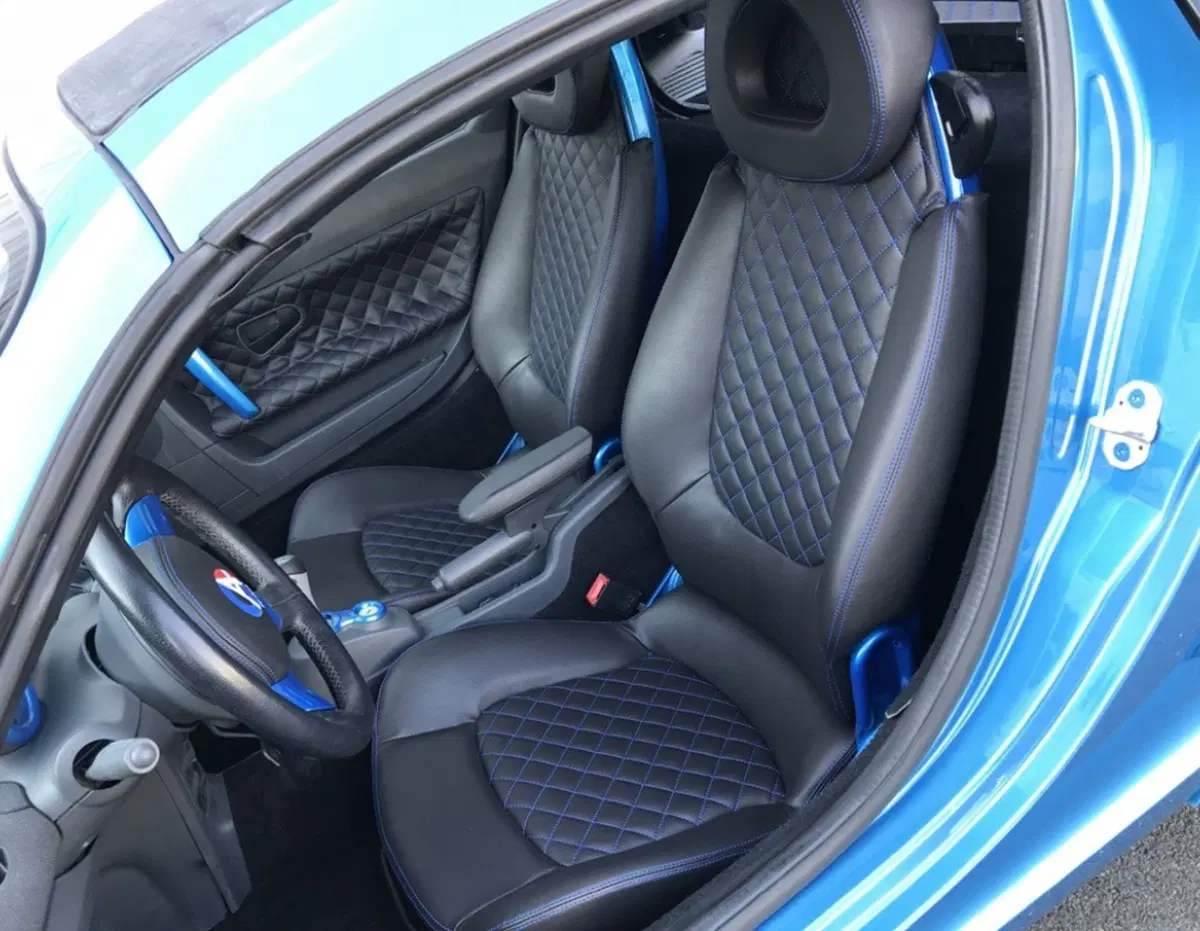 Smarlinette: un po' Alpine A110, un po' Smart Roadster (5)