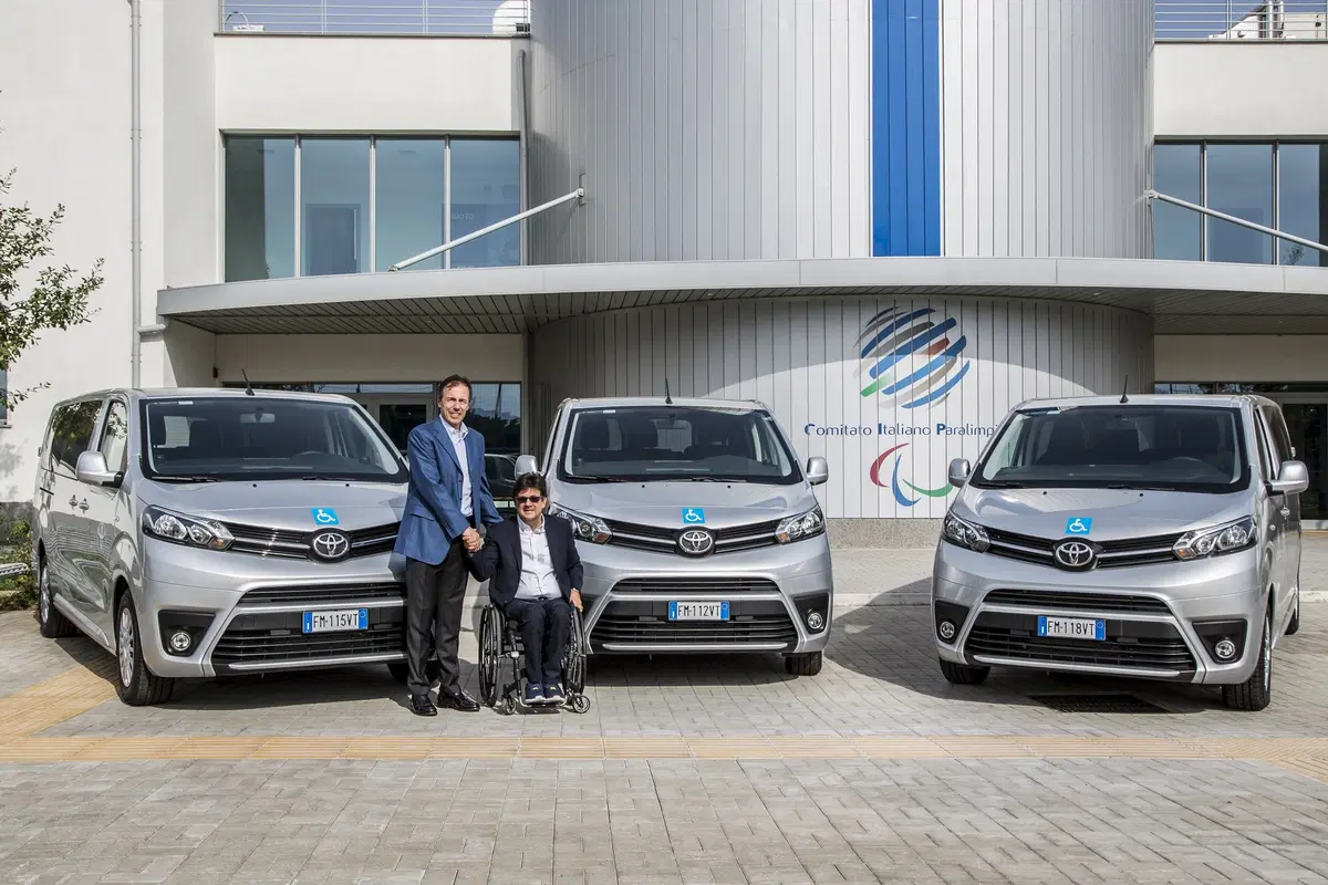 Toyota, consegnati 3 Proace Verso al Comitato Paralimpico Italiano (3)