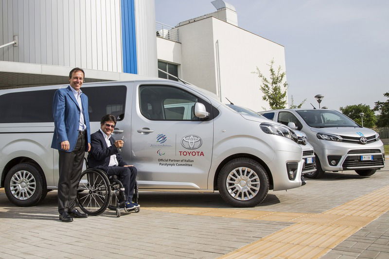 Toyota, consegnati 3 Proace Verso al Comitato Paralimpico Italiano